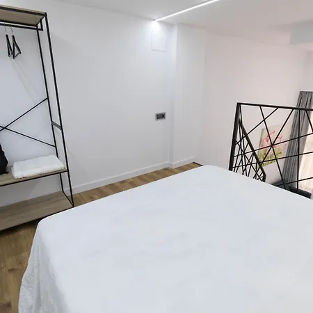 Oficina-estudio En El Centro De Apartamento